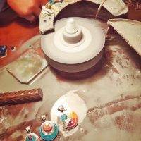 Eneka joyas trabajando